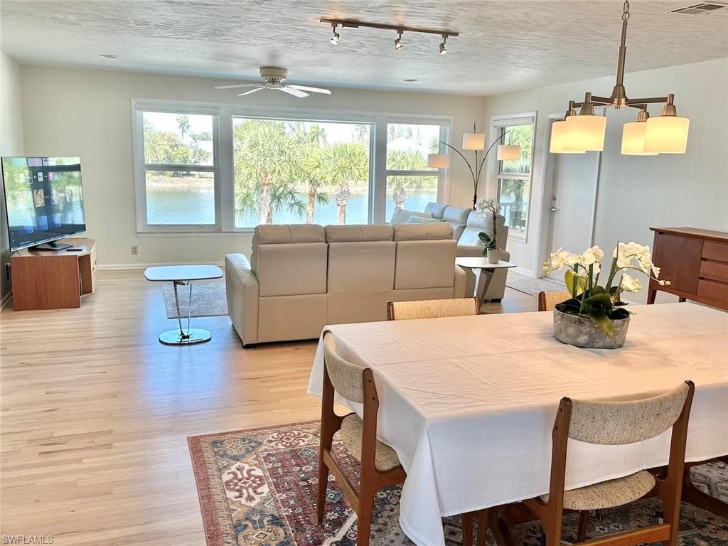 3284 Twin Lakes LN, SANIBEL FL 33957-19