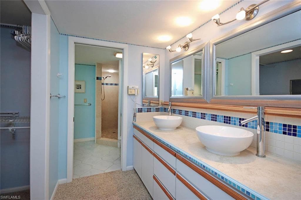 3284 Twin Lakes LN, SANIBEL FL 33957-24