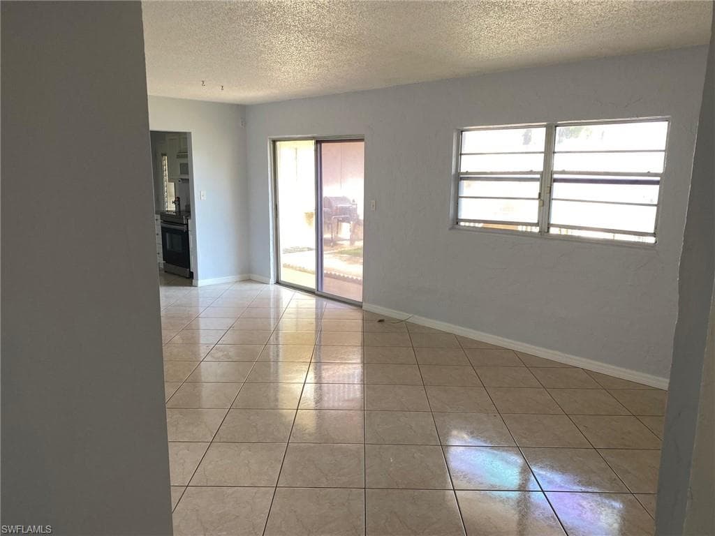4923 Vincennes CT # 4, CAPE CORAL FL 33904-1