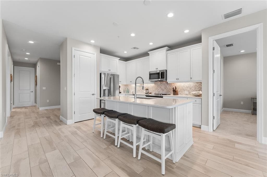 2609 Seychelles CIR # 1608, NAPLES FL 34112-15