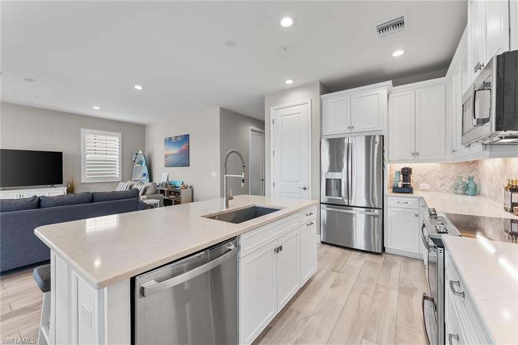 2609 Seychelles CIR # 1608, NAPLES FL 34112-10