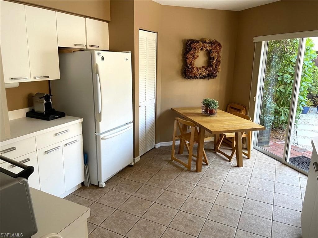 7710 Ahoy AVE, NAPLES FL 34109-8
