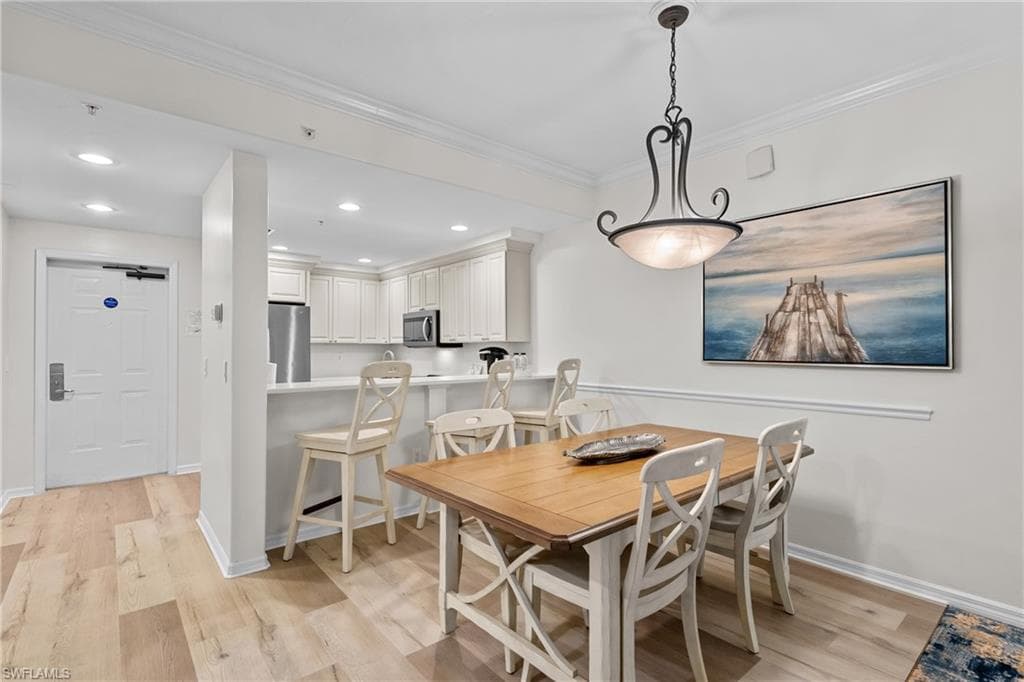 221 9th ST S # 113, NAPLES FL 34102-6