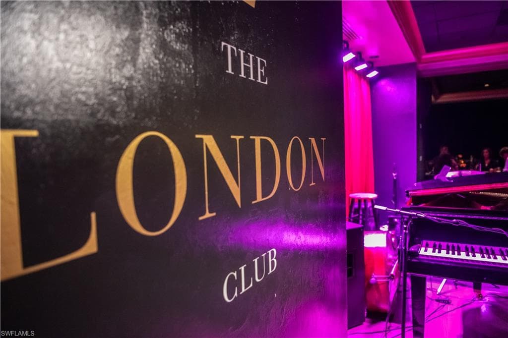 221 9th ST S # 113, NAPLES FL 34102-27