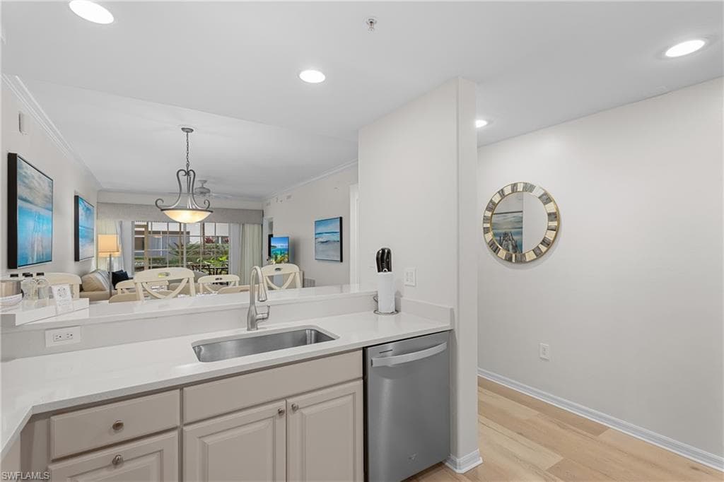 221 9th ST S # 113, NAPLES FL 34102-10