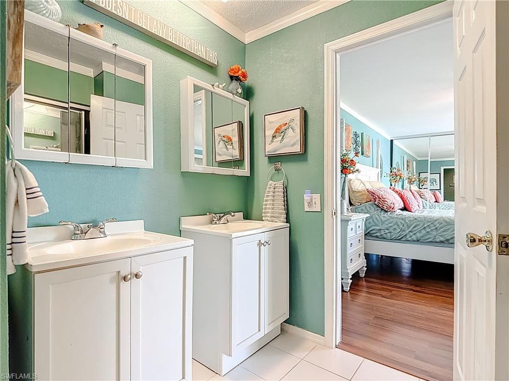 119 Lake Point LN # 5B, NAPLES FL 34112-15