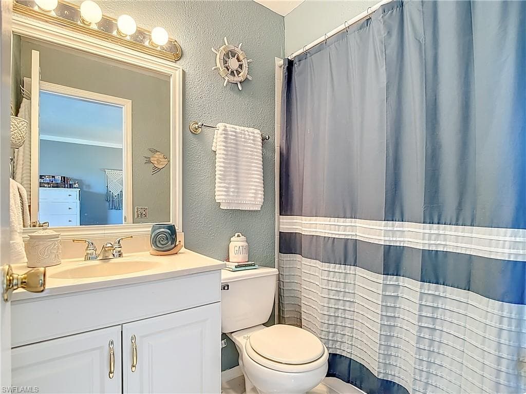 119 Lake Point LN # 5B, NAPLES FL 34112-19