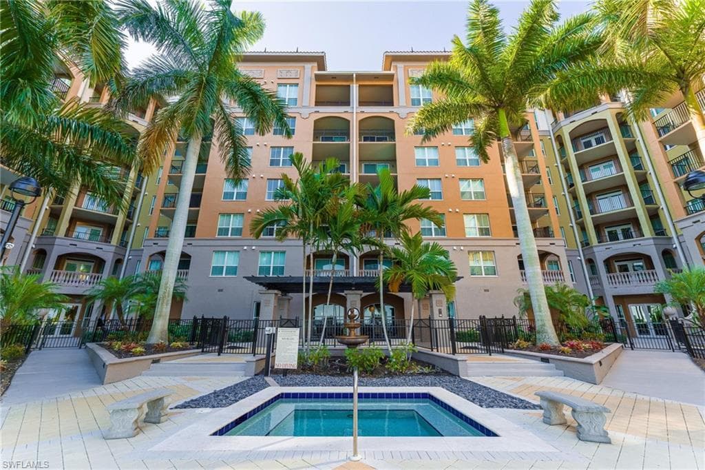 2825 Palm Beach BLVD 513-49