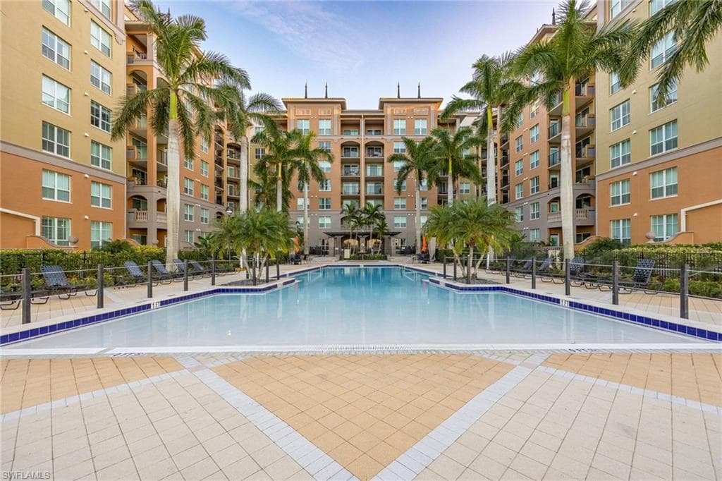 2825 Palm Beach BLVD 513-28