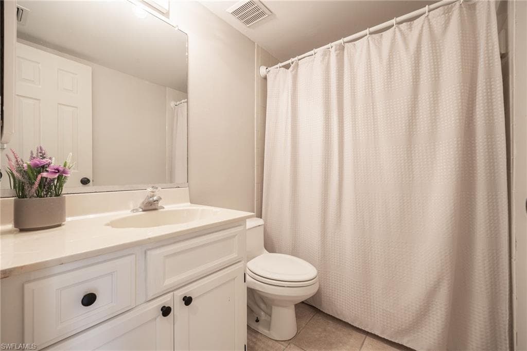 423 Cape Coral PKWY W 102-11