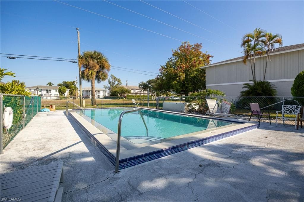 423 Cape Coral PKWY W 102-17