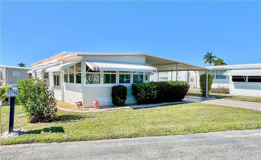 301 Dillard AVE, FORT MYERS FL 33908-21