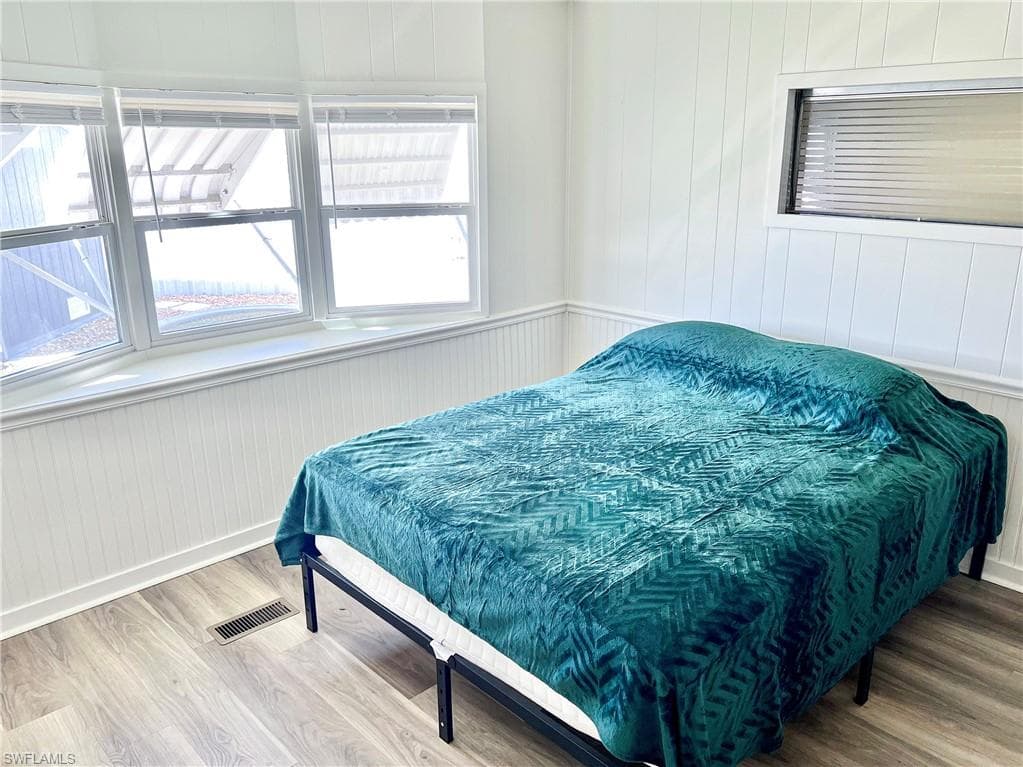 301 Dillard AVE, FORT MYERS FL 33908-16