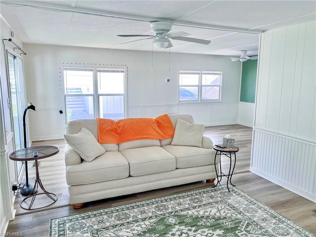 301 Dillard AVE, FORT MYERS FL 33908-8