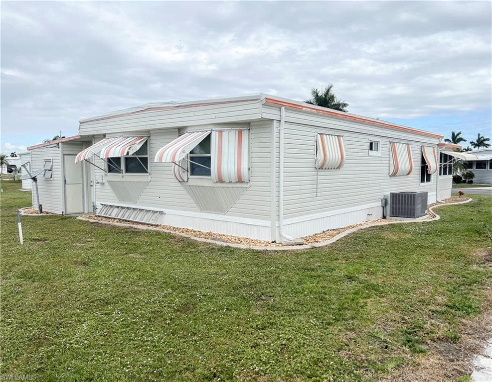 301 Dillard AVE, FORT MYERS FL 33908-22