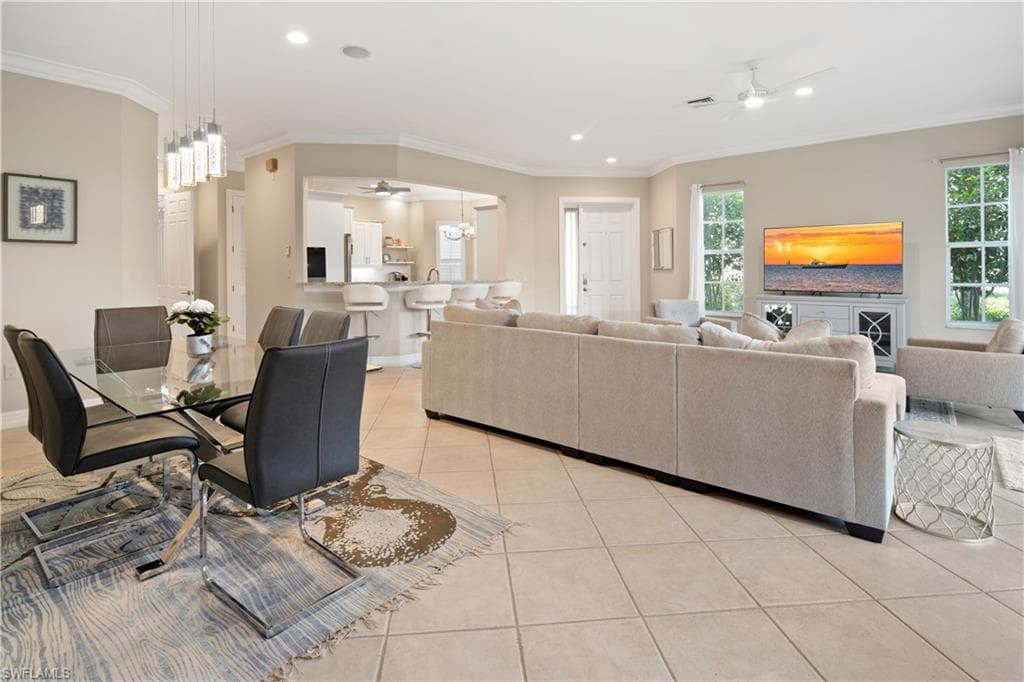 5025 Blauvelt WAY # 101, NAPLES FL 34105-4