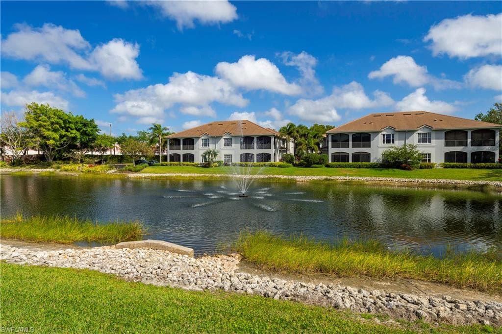 5025 Blauvelt WAY # 101, NAPLES FL 34105-17