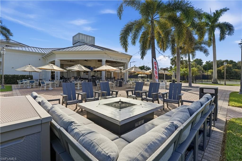 1600 Clermont DR # 302, NAPLES FL 34109-27