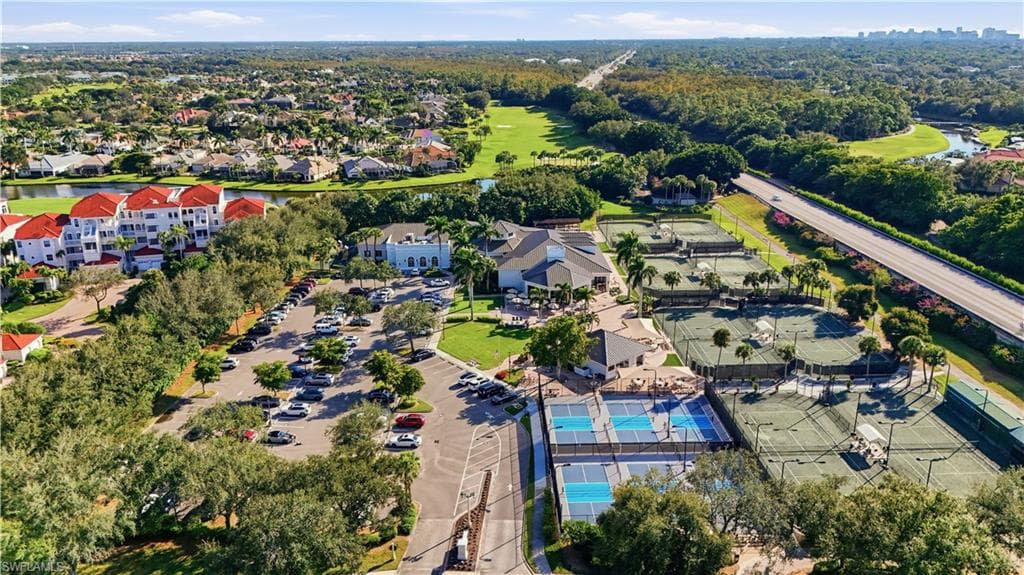 1600 Clermont DR # 302, NAPLES FL 34109-32