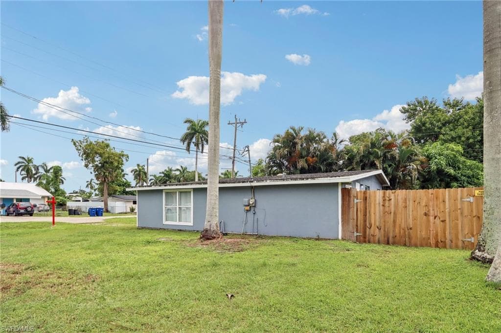 89 Cabana AVE, NORTH FORT MYERS FL 33903-20