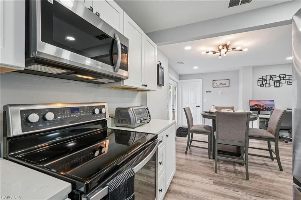 92 Oak ST, NORTH FORT MYERS FL 33903-12