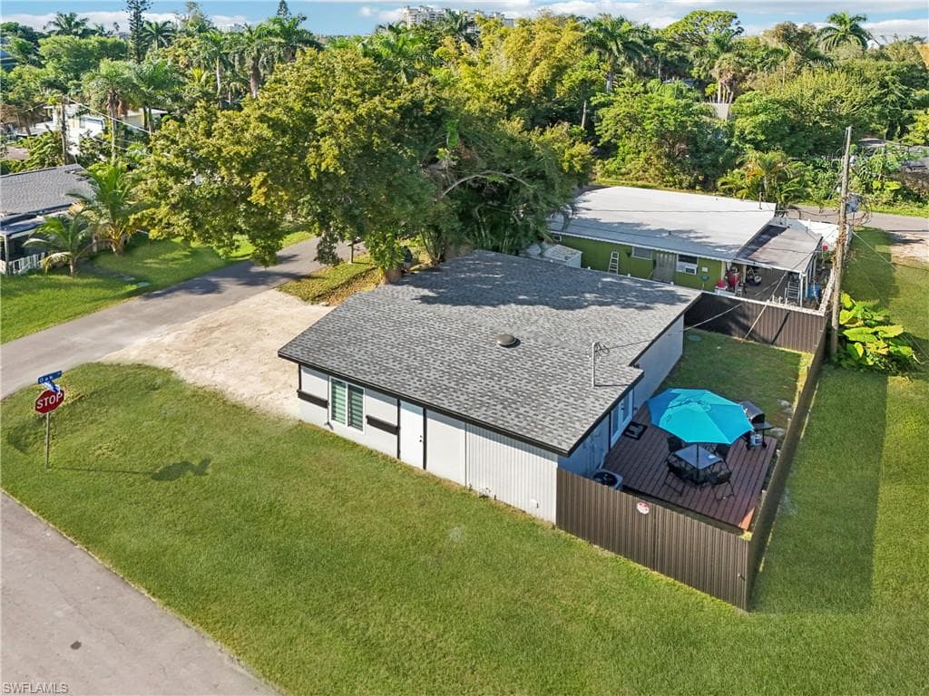 92 Oak ST, NORTH FORT MYERS FL 33903-25