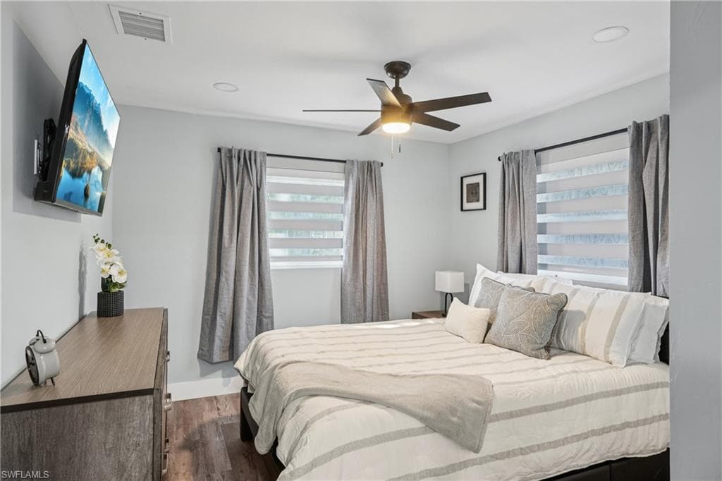 92 Oak ST, NORTH FORT MYERS FL 33903-19