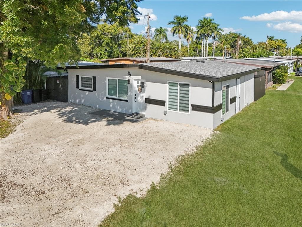 92 Oak ST, NORTH FORT MYERS FL 33903-33