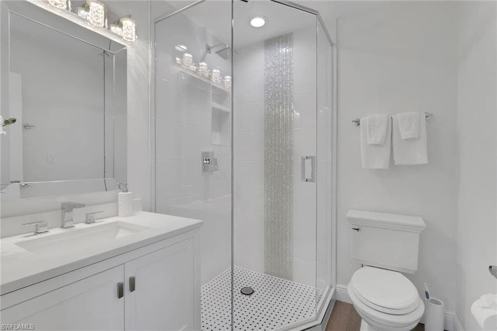 605 8th AVE S 605-26