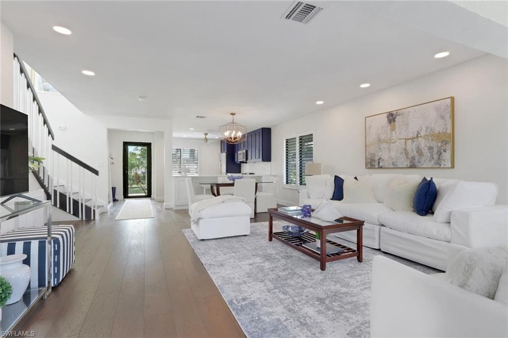 605 8th AVE S 605-11