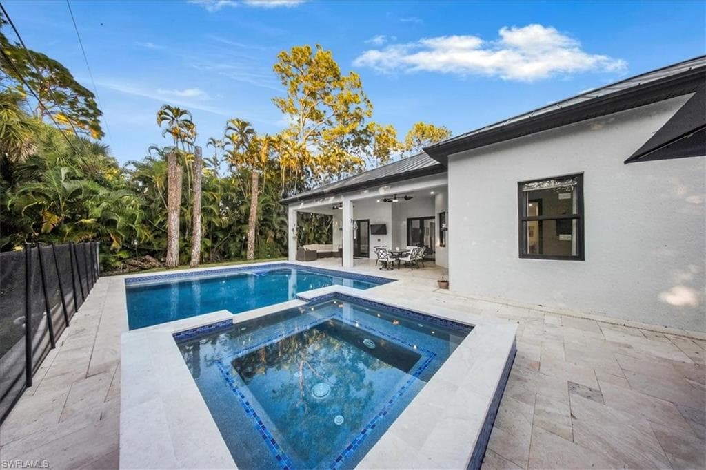 28033 Oak LN, BONITA SPRINGS FL 34135-6