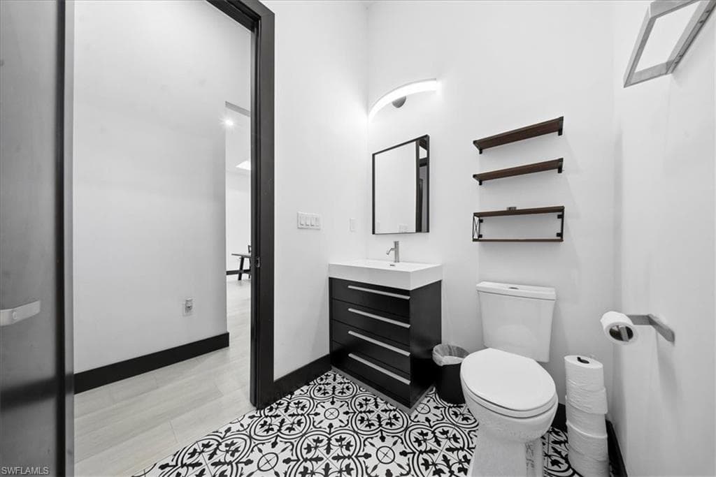 28033 Oak LN, BONITA SPRINGS FL 34135-31