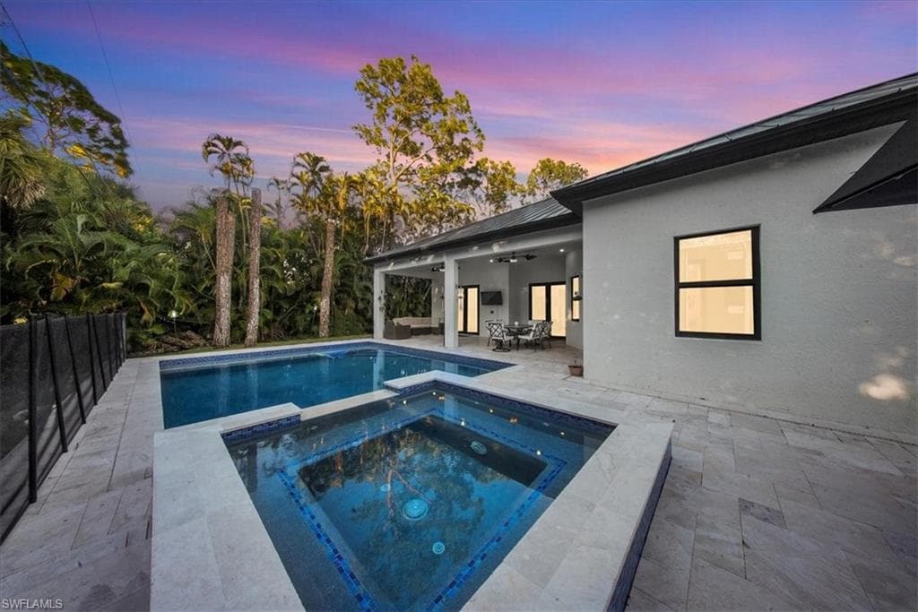 28033 Oak LN, BONITA SPRINGS FL 34135-4