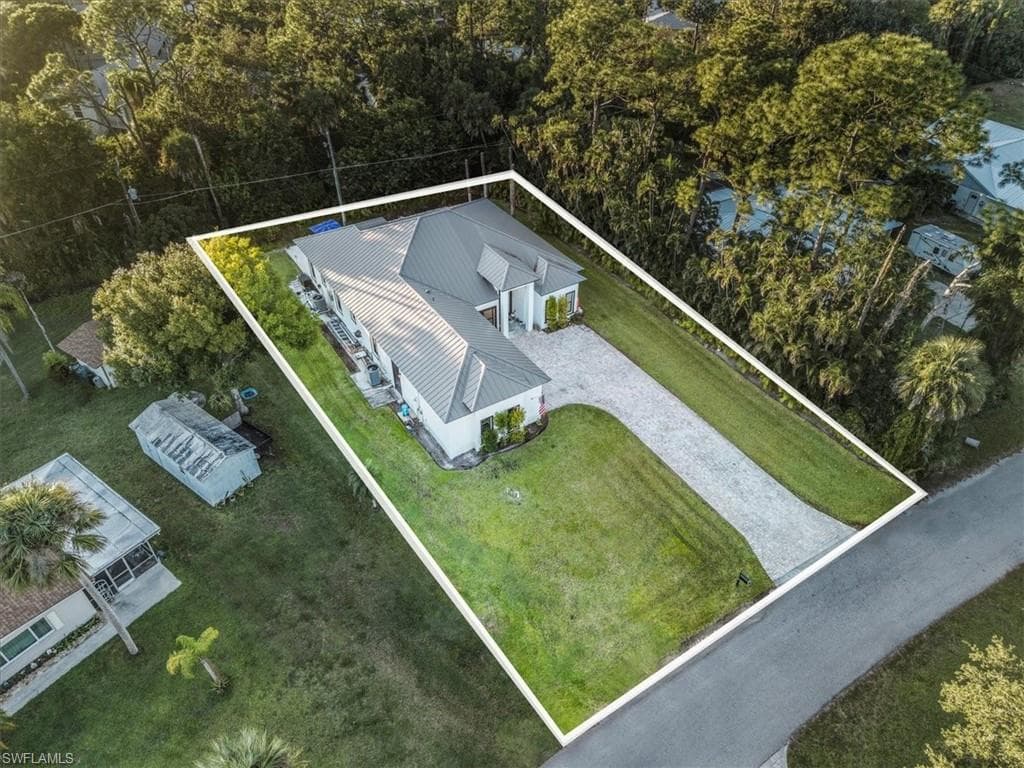 28033 Oak LN, BONITA SPRINGS FL 34135-40