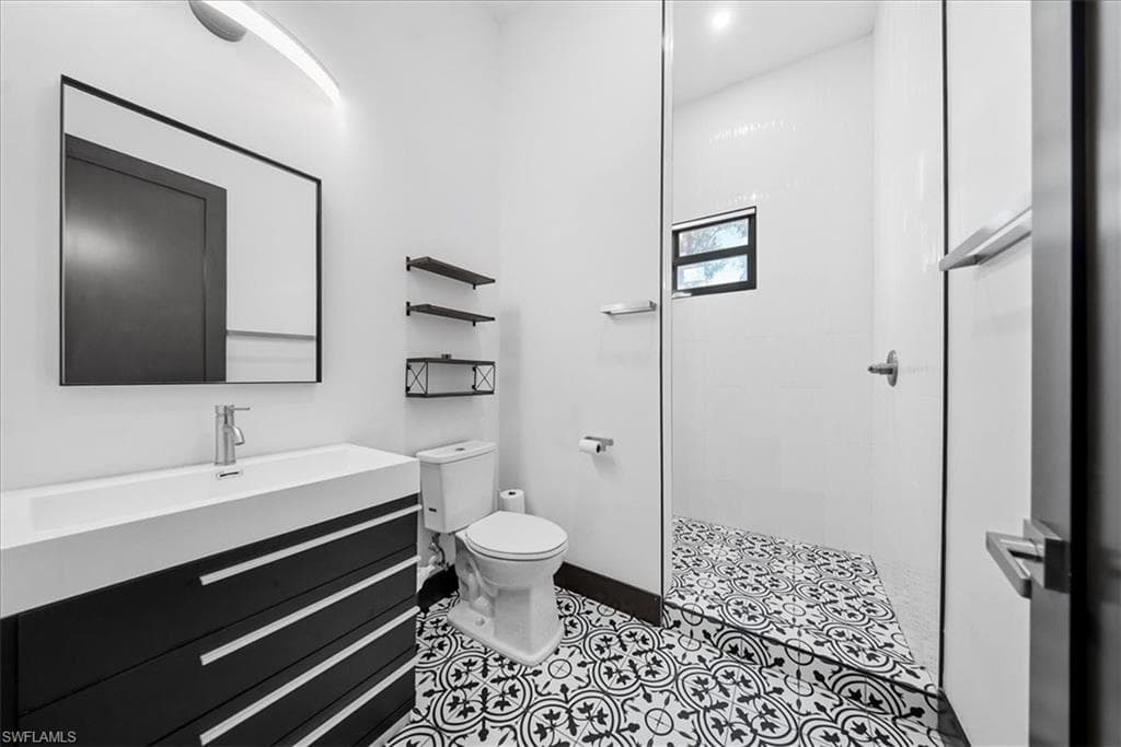 28033 Oak LN, BONITA SPRINGS FL 34135-30