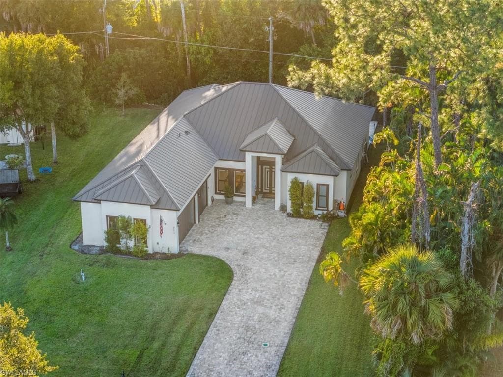 28033 Oak LN, BONITA SPRINGS FL 34135-38