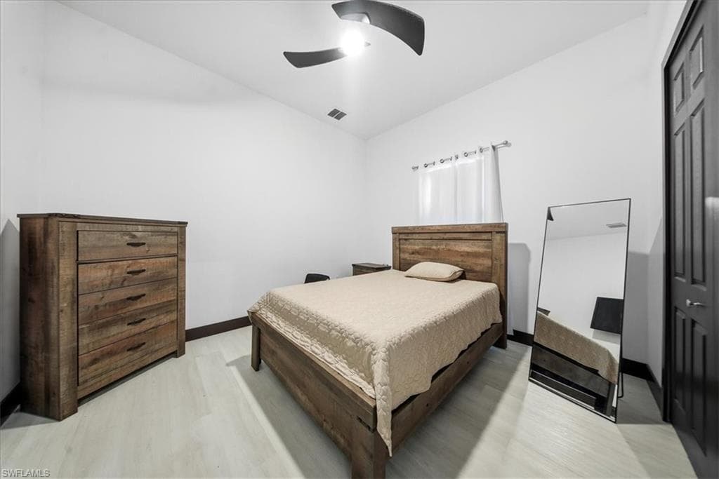 28033 Oak LN, BONITA SPRINGS FL 34135-28