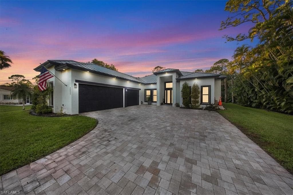 28033 Oak LN, BONITA SPRINGS FL 34135-3