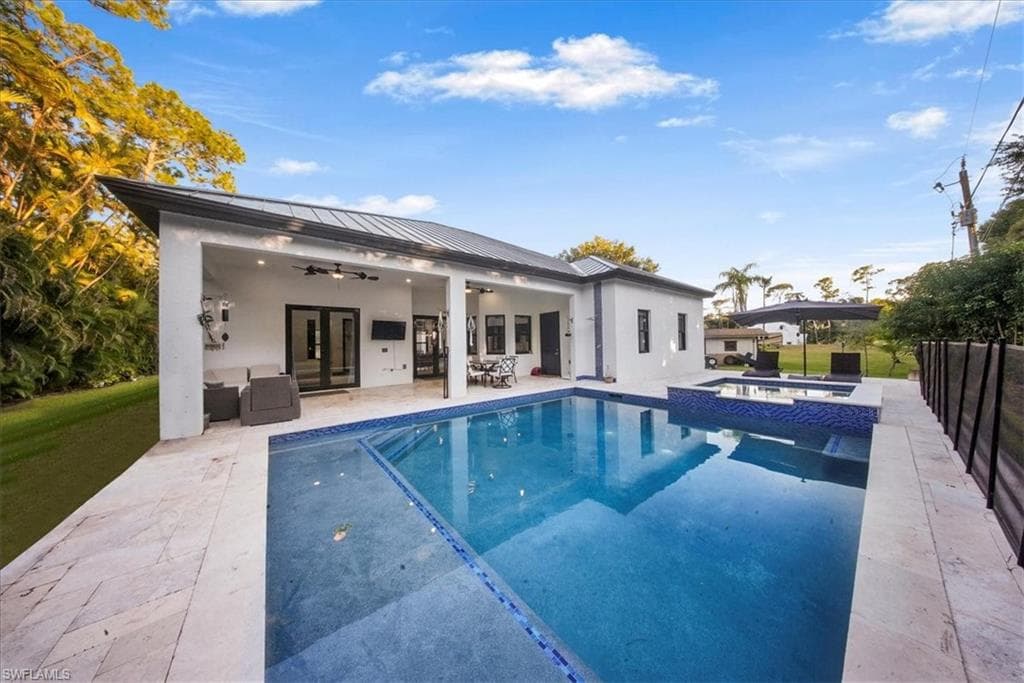 28033 Oak LN, BONITA SPRINGS FL 34135-7