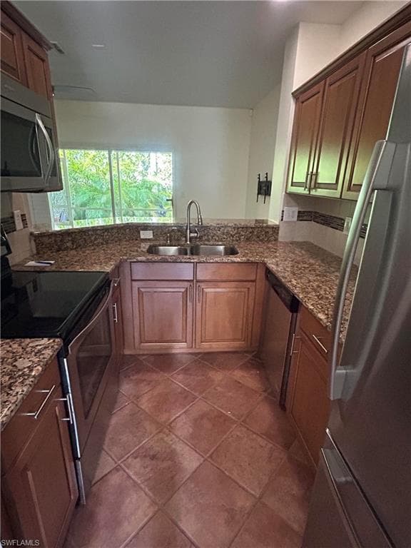 8159 Pacific Beach DR, FORT MYERS FL 33966-3