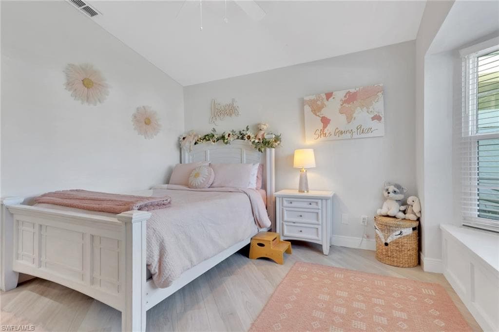 1151 Jardin DR, NAPLES FL 34104-17