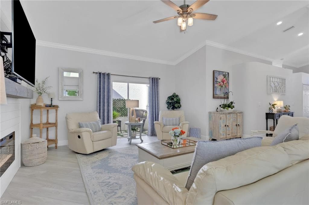 1151 Jardin DR, NAPLES FL 34104-7