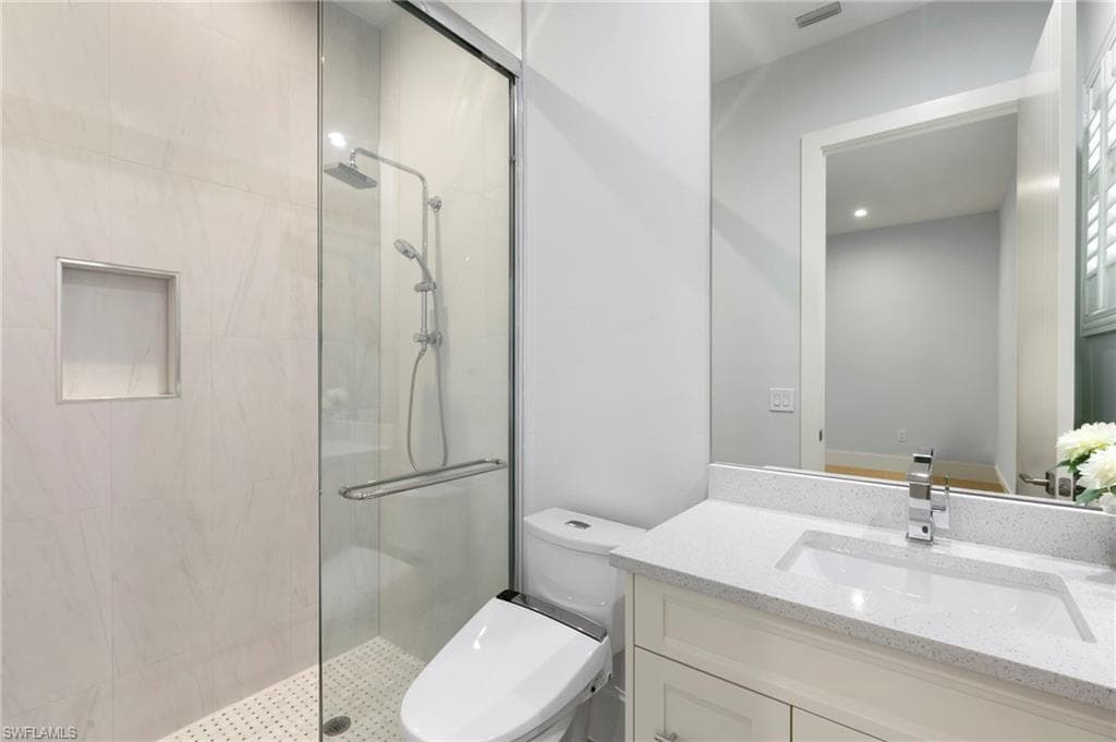 1086 Michigan AVE, NAPLES FL 34103-26