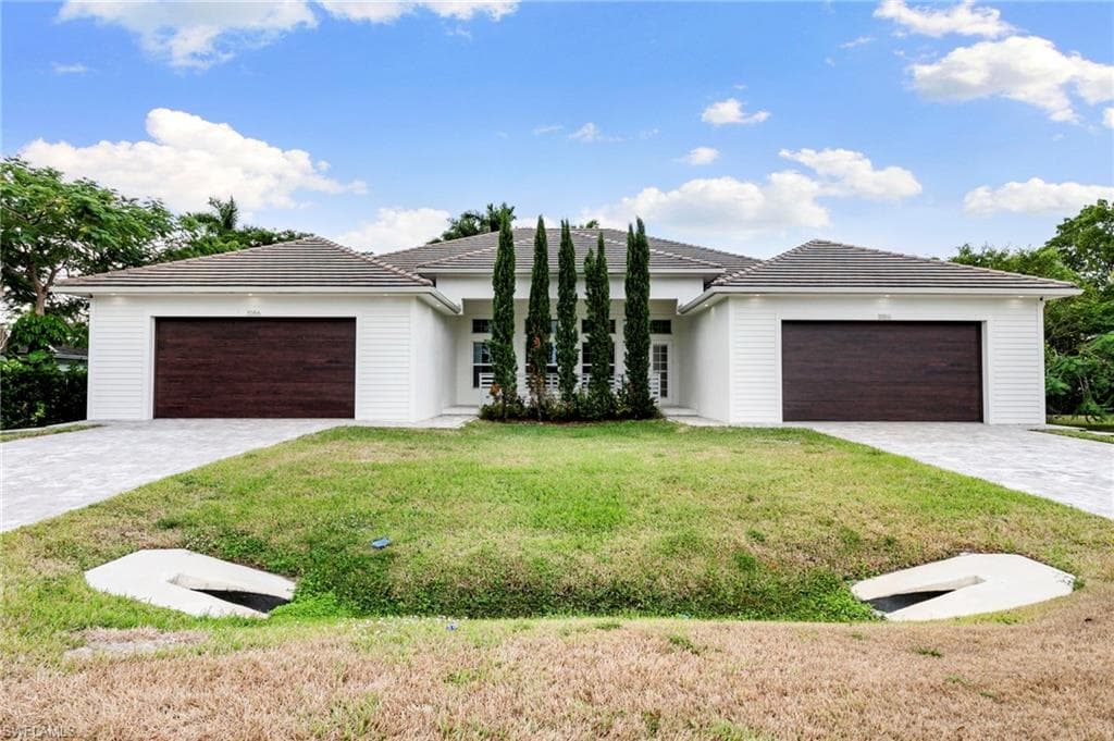 1086 Michigan AVE, NAPLES FL 34103-1