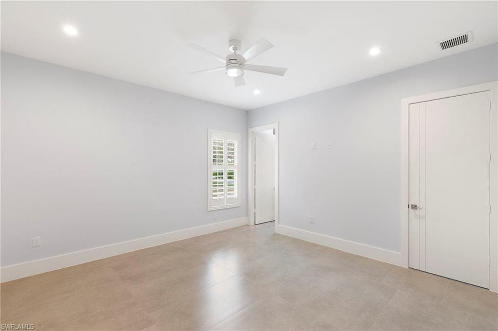 1086 Michigan AVE, NAPLES FL 34103-23