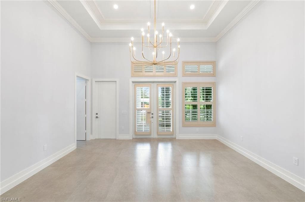 1086 Michigan AVE, NAPLES FL 34103-9