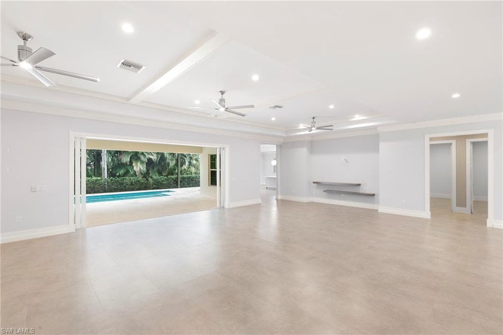 1086 Michigan AVE, NAPLES FL 34103-13