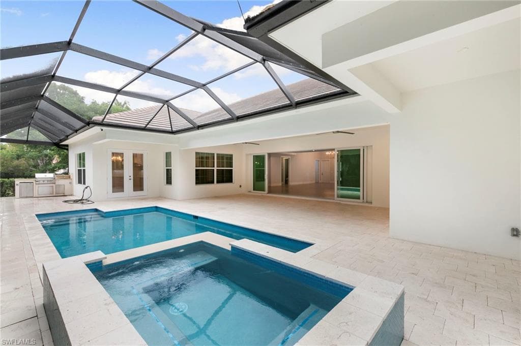 1086 Michigan AVE, NAPLES FL 34103-36