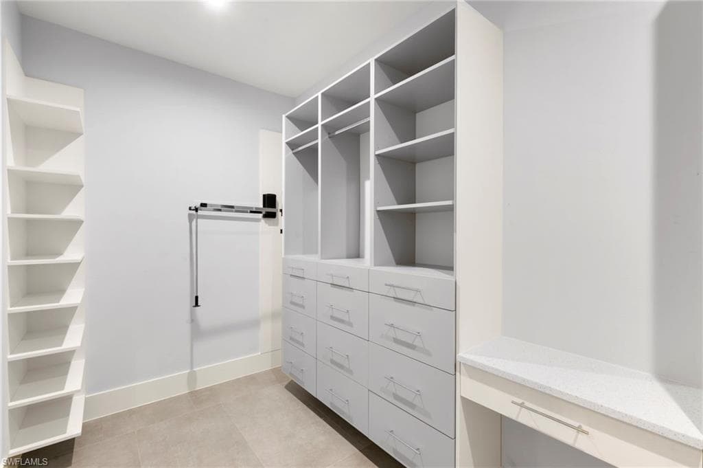 1086 Michigan AVE, NAPLES FL 34103-18