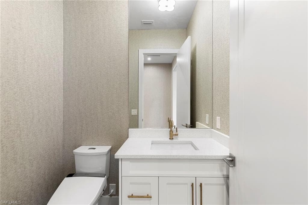 1086 Michigan AVE, NAPLES FL 34103-24